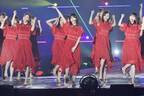 乃木坂46、真っ赤な衣装で4曲熱唱! GirlsAward最多出演更新