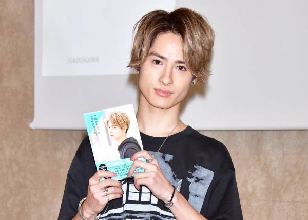 元関西ジャニーズJr.の熱血美容師･金内柊真が初の自叙伝｢若い子たちに夢を｣