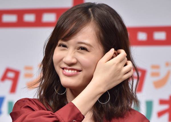 前田敦子、第1子妊娠発表後初の公の場 出産したら「いっぱい写真を撮る」