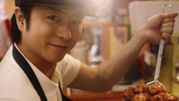 櫻井翔、味の素冷凍食品「味からっ」初CMで撮影の合間も「味見」