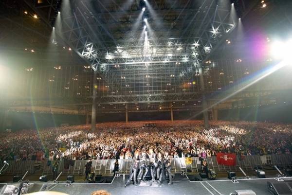 YOSHIKI、公演中止に「悔しくて涙が止まらない」無観客ライブを決行へ