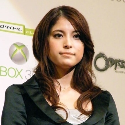 上原多香子が再婚＆妊娠　お相手･コウカズヤ氏が報告「家族を守ります!」