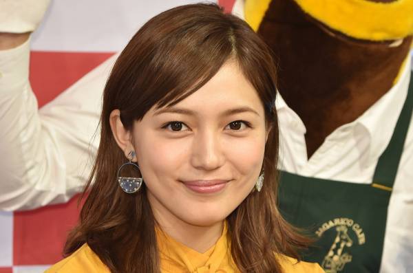 川口春奈、1日店長として接客に挑戦「ハキハキと頑張ります」