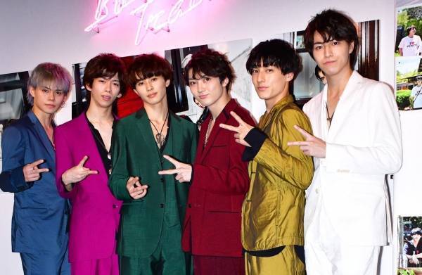 超特急、初めての写真展を渋谷で開催「今までとは違った気持ちになれる!」