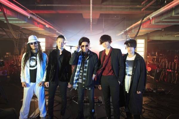 [ALEXANDROS]、MV出演の木村拓哉との現場写真公開