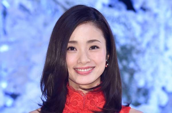 上戸彩、思い出に残っているクリスマスプレゼントはルーズソックス