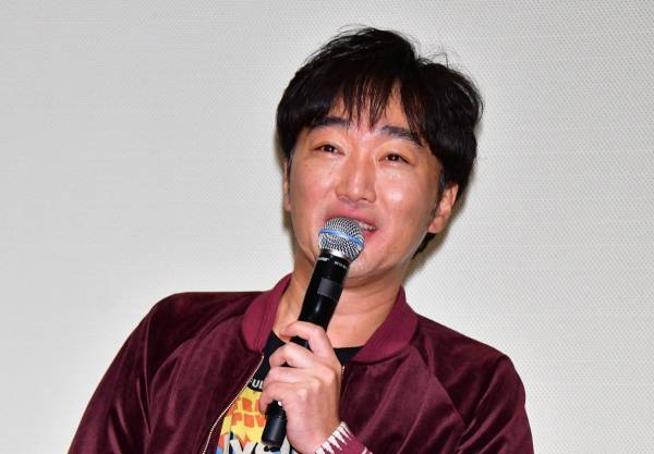 スピードワゴン小沢一敬「僕は泣いたことがない」「目を洗っているだけ」