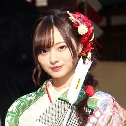 乃木坂46梅澤美波、振り袖姿で二十歳の抱負「グループの力になれる存在に」