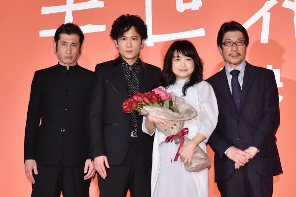 稲垣吾郎、池脇千鶴にバレンタインチョコおねだり｢本気チョコ待っています｣