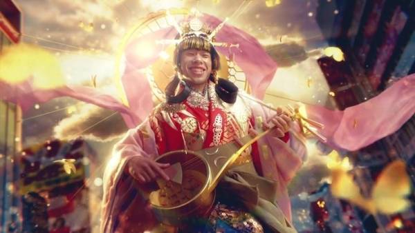 織田信成、衝撃の弁天様姿を披露! 疲れた女性に癒しを届ける