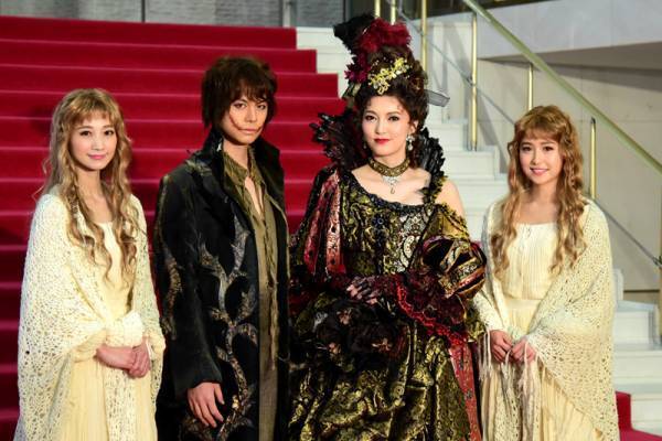 浦井健治、ぐいぐい誘惑され子犬の目に…『笑う男』日本初演に意気込み