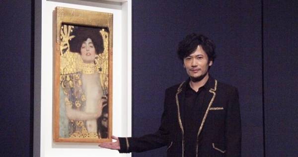 稲垣吾郎、クリムト展で朗読風に生音声ガイド! 期間中に「何回も来たい」