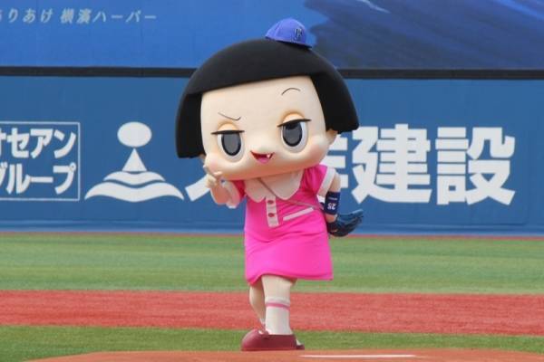 チコちゃん「筒香の熱視線を感じてドキドキ」 ハマスタ始球式で大興奮