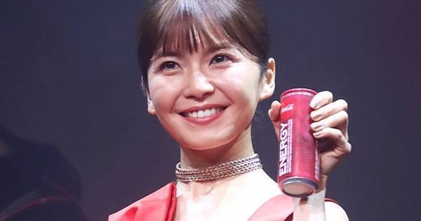 AAA宇野実彩子、セクシーな真紅ドレスで妖艶ダンス「元気になれた」