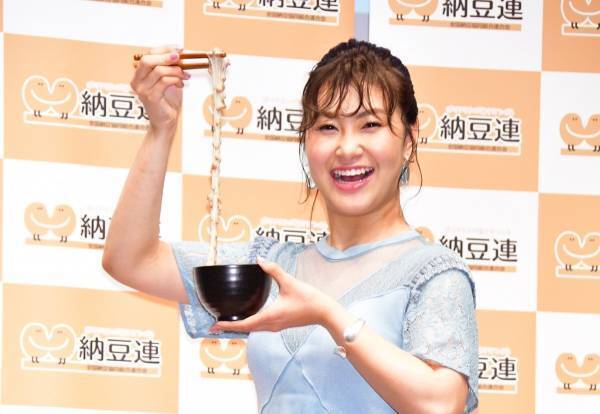 村上佳菜子、ミス納豆クイーンに就任　好きな男性のタイプも｢粘り気は大事｣