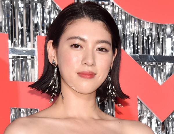 三吉彩花、ダンス披露し観客魅了　矢口監督最新作主演に｢毎日葛藤していた｣
