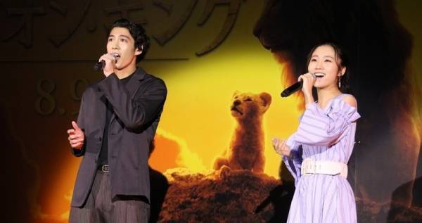 賀来賢人＆門山葉子、見事な歌声披露! 生デュエットで500人魅了