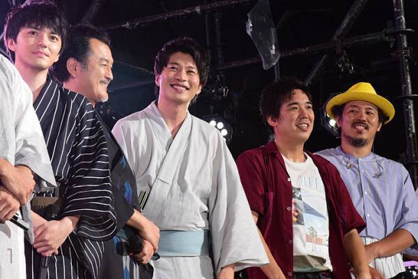田中圭、映画主題歌担当・スキマスイッチのライブに乱入「もうすぐだお」