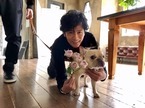 稲垣吾郎、草なぎ剛の愛犬“クルミ”との写真公開「僕も彼のペットみたい」