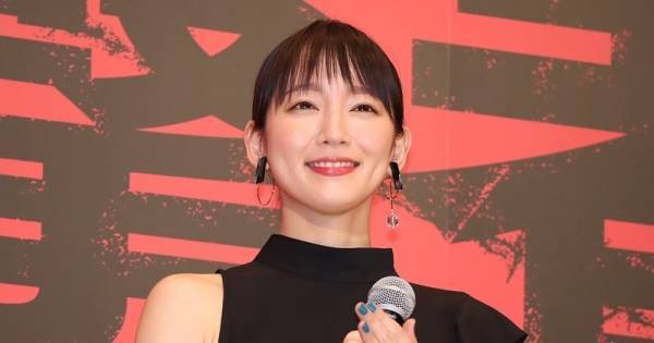 吉岡里帆、コンプレックスの克服法語る「めちゃくちゃ身長が低くて」