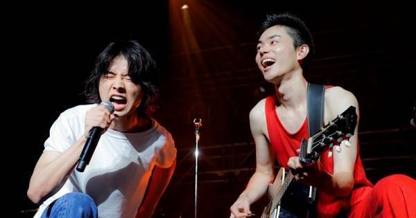 菅田将暉ツアーファイナルに山崎賢人が登場! 「さよならエレジー」熱唱