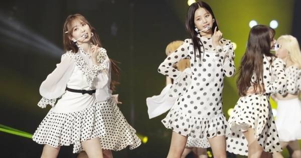 宮脇咲良らIZ*ONE、美脚際立つミニスカ衣装で圧巻パフォーマンス