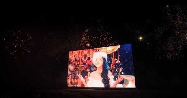 安室奈美恵さん花火ショーに4万人興奮「ナミエ!」コールが自然発生