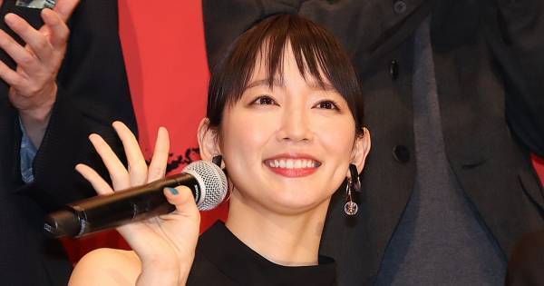 どん兵衛を差し入れた座長・吉岡里帆 『見えない目撃者』監督が語る魅力