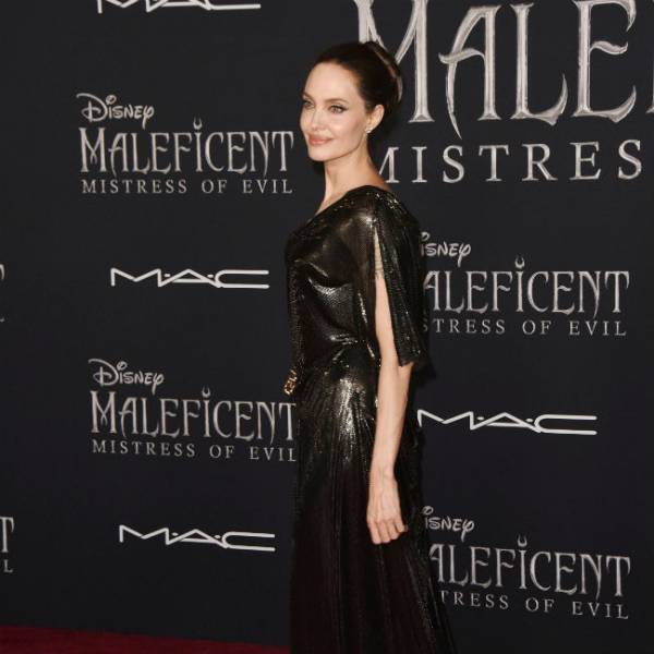 アンジー、エル･ファニングにダイヤモンドの指輪をプレゼント