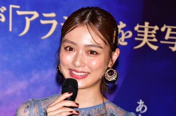 内田理央、強い女性に憧れ「排水溝を掃除するだけで心が折れる」