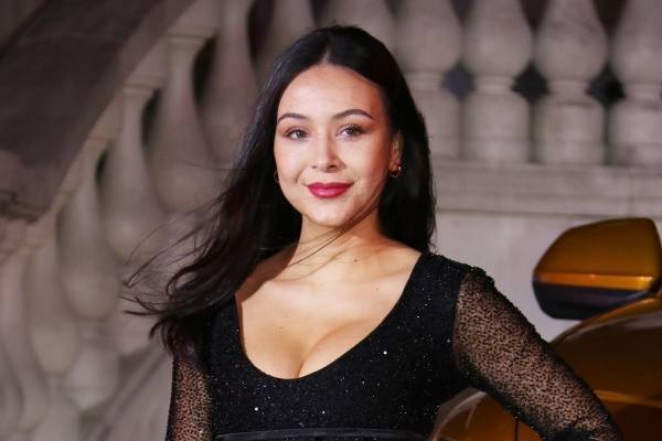 後藤久美子の娘･エレナ、胸元＆美脚あらわなセクシードレスで魅了