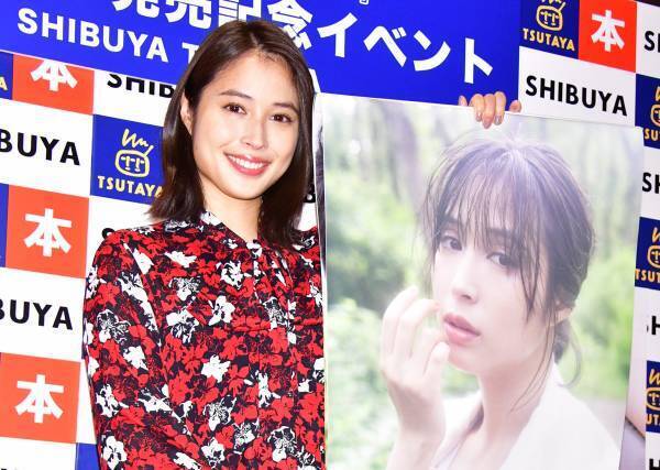 広瀬アリス、今年のカレンダーは大人路線「めちゃくちゃ盛り上がりました」