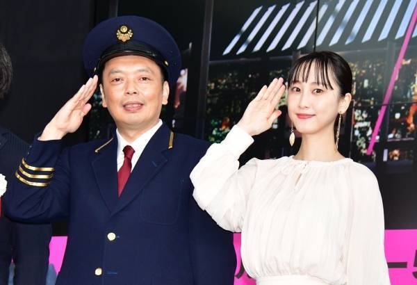 松井玲奈、新幹線0系アンテナの展示に興奮「テンションが上がりました」