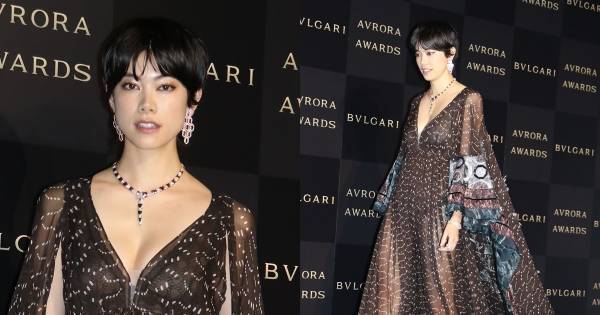 森星、大胆シースルーで美脚披露! 胸の谷間にもドキッ