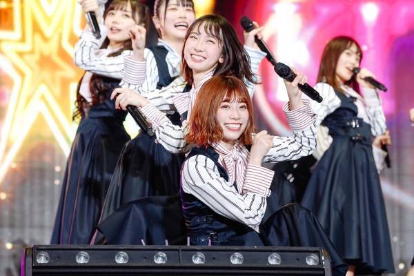 日向坂46、小坂菜緒不在でライブ　東村センターで「ソンナコトナイヨ」初披露