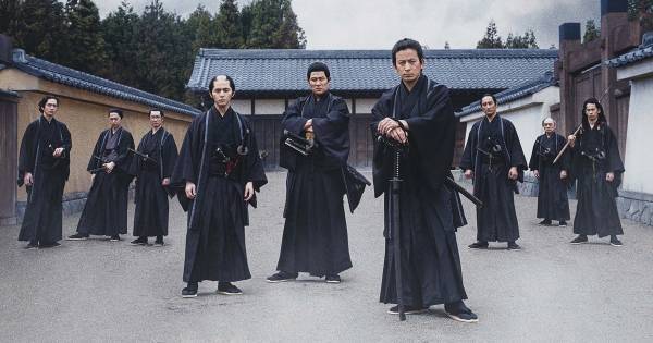 『燃えよ剣』黒隊服説の新写真公開! SixTONES森本慎太郎ら13名も追加発表