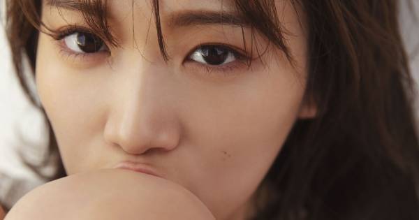 乃木坂46秋元真夏、2nd写真集発売「大人な私を」初ランジェリーカットも