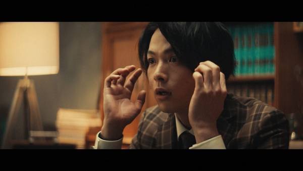 中村倫也、気分屋の探偵に「演劇かっていうくらいのテンションで…」