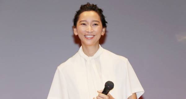 【動画】杏、夫･東出昌大の不倫報道後初の公の場　笑顔でトークも指輪なし