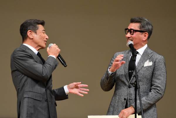 舘ひろしのゆるい司会に、中井貴一ツッコミ! 渋すぎ名優がわちゃわちゃ