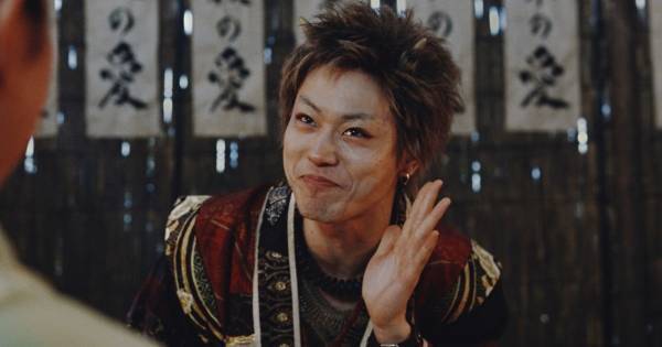 【動画】菅田将暉鬼ちゃん、“愛”を届ける副業開始　町娘「やったー!」