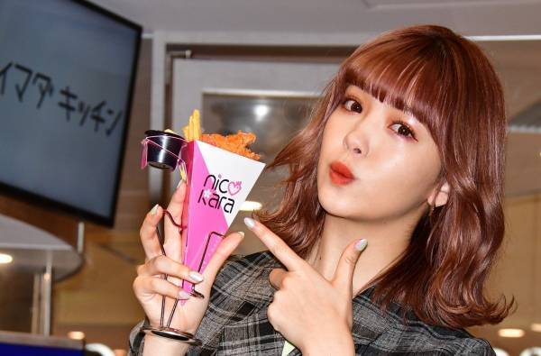 藤田ニコル、唐揚げを死ぬほど食べた理由は「胸が大きくなると聞いて」