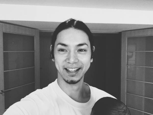 水嶋ヒロ、4歳長女の歌唱力に驚き「上手」「妻の血だな」