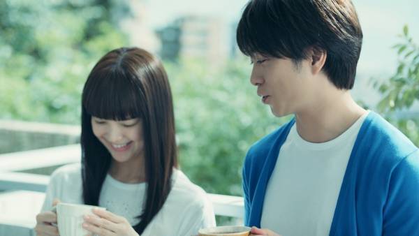 櫻井翔のココアアートに、多部未華子の反応は…? エッセンシャル flat新CM