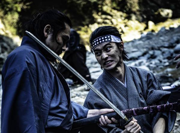 山崎賢人、初の侍役で坂口拓と対決! 『キングダム』が育んだ絆で参加