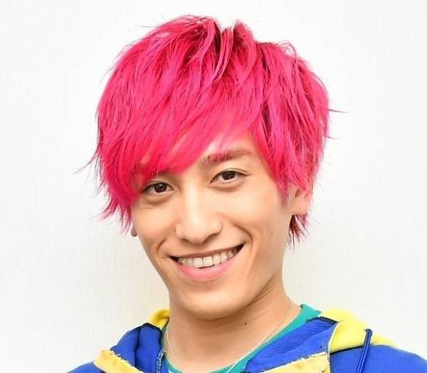 EXIT兼近、歯の矯正終了を報告! 笑顔ショットに「ますますイケメン」の声