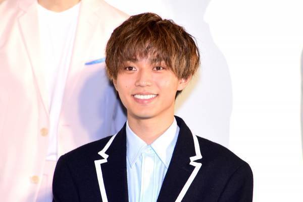 永瀬廉、ママチャリで秋葉原に登場! 伊藤健太郎らと"恋みくじ"結果は?
