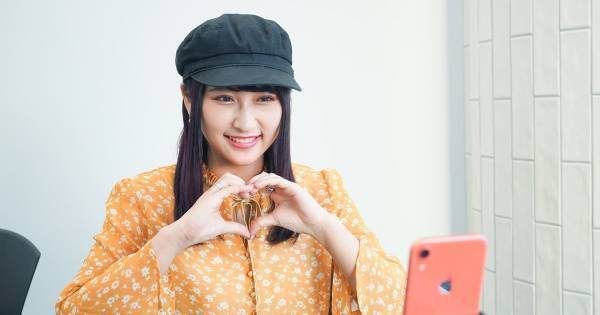 元NMB48・明石奈津子、卒業後初のオンライン握手会「幸せでした!」