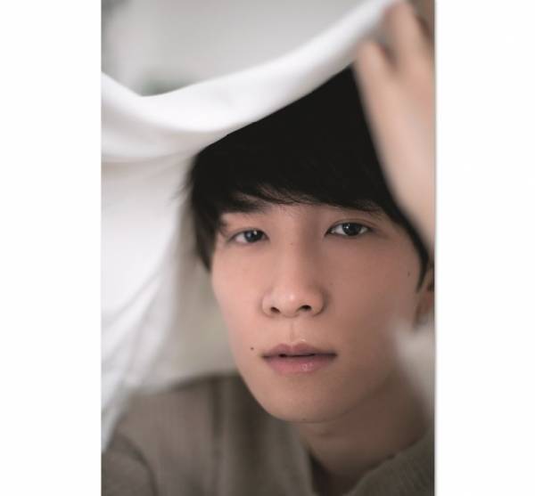 Snow Man渡辺翔太、“接近美肌“ショット披露　『CanCam』美容特集に登場