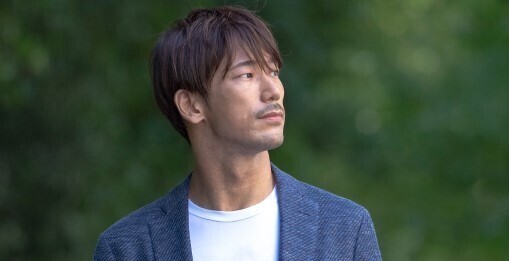 小林直己が初の自伝的エッセイ連載、タイトルは『EXILEになれなくて』